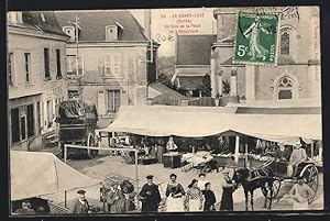 Carte postale Le Grand-Lucé, Un Coin de la Place de la République