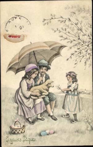 Ansichtskarte / Postkarte Glückwunsch Ostern, Kinder, Lämmer, Sonnenschirm