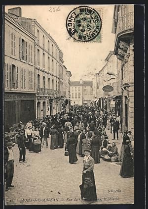 Carte postale Mont-de-Marsan, Rue du Château-Vieux et le Marché