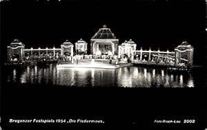 Bild des Verkufers fr Ansichtskarte / Postkarte Bregenz am Bodensee Vorarlberg, Bregenzer Festspiele 1954 "Die Fledermaus", Nachtbeleuchtung zum Verkauf von akpool GmbH