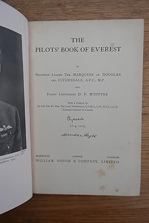 Bild des Verkufers fr THE PILOT'S BOOK OF EVEREST. *Author SIGNED COPY* zum Verkauf von HALEWOOD : ABA:ILAB : Booksellers :1867