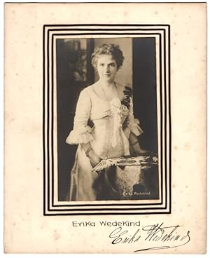 Fotografie unbekannter Fotograf und Ort, Opernsängerin Erika Wedekind, Schwester von Franz Wedeki...