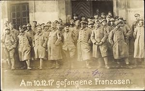 Foto Ansichtskarte / Postkarte Kriegsgefangene Franzosen, gefangen am 10.12.1917, I WK