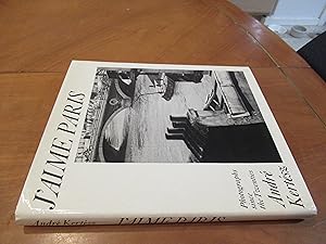 Image du vendeur pour J'aime Paris: Photographs since the twenties mis en vente par Arroyo Seco Books, Pasadena, Member IOBA