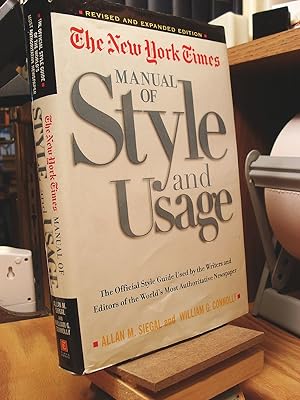 Imagen del vendedor de The New York Times Manual of Style and Usage a la venta por Henniker Book Farm and Gifts