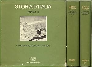 Imagen del vendedor de Storia d'Italia Annali 2 - L'immagine fotografica 1845-1945 - Volume Primo; Volume Secondo a la venta por Biblioteca di Babele