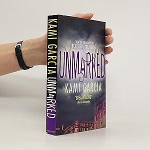 Imagen del vendedor de Unmarked a la venta por Bookbot