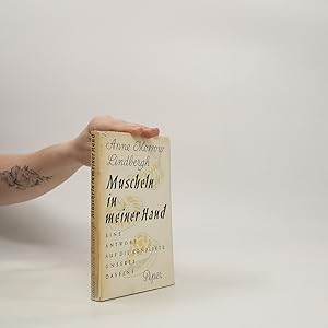 Seller image for Muscheln in meiner Hand for sale by Bookbot