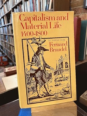 Image du vendeur pour Capitalism and Material Life, 1400-1800 (English and French Edition) mis en vente par Ed's Editions LLC, ABAA