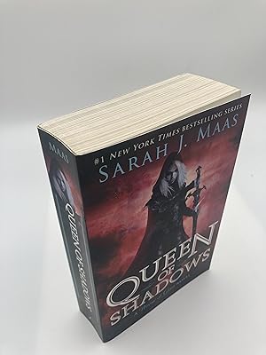 Seller image for Queen of Shadows (Throne of Glass, 4) for sale by thebookforest.com