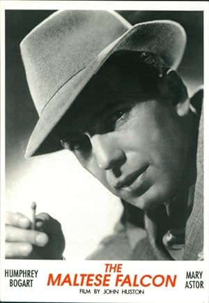 Imagen del vendedor de Ansichtskarte / Postkarte Schauspieler Humphrey Bogart, Portrait, Film The Maltese Falcon, Zigarette, Hut a la venta por akpool GmbH