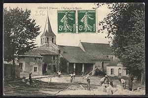 Carte postale Sérigny, l`Église et la Mairie