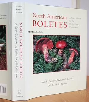 Imagen del vendedor de North American Boletes: A Color Guide to the Fleshy Pored Mushrooms a la venta por Ulysses Books, Michael L. Muilenberg, Bookseller