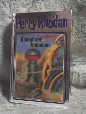 Bild des Verkufers fr Kampf der Immunen - Perry Rhodan 56 - Silberband zum Verkauf von TschaunersWelt
