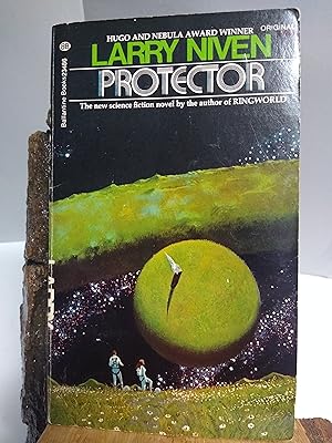 Imagen del vendedor de Protector a la venta por Prairie Home Books