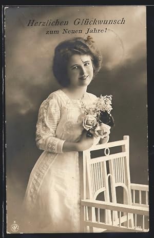 Bild des Verkufers fr Foto-Ansichtskarte NPG Nr. 1968: Neue Photographische Gesellschaft: Junge Frau im Kleid mit Blumen zum Verkauf von Bartko-Reher
