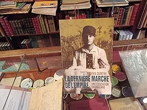 Image du vendeur pour La dernire marche de l'Empire. Une ducation saharienne mis en vente par Librairie FAUGUET