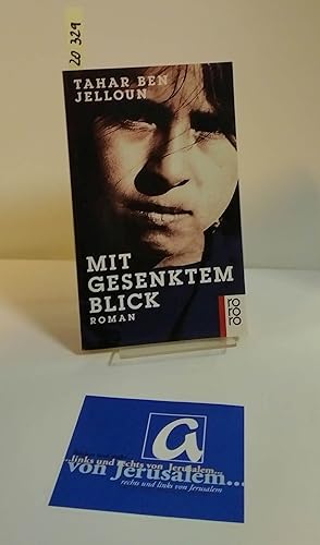 Seller image for Mit gesenktem Blick. Roman. for sale by AphorismA gGmbH