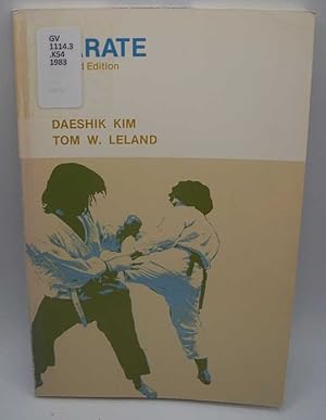 Bild des Verkufers fr Karate (Exploring Sports Series) zum Verkauf von Easy Chair Books