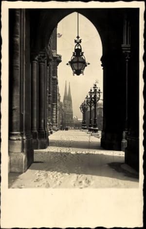 Bild des Verkufers fr Ansichtskarte / Postkarte Wien 9 Alsergrund sterreich, Votivkirche, Rathausarkaden, Winter zum Verkauf von akpool GmbH