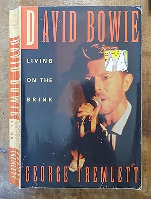 Imagen del vendedor de DAVID BOWIE: Living on the Brink a la venta por Uncle Peter's Books