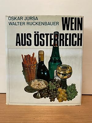 Image du vendeur pour Wein aus sterreich. Ein Buch fr Kenner und Genieer. Wien, Kremayr&Scheriau, 1971. Lizenzausg. Mit Ktn.auf d.Vorstzen, 24 Farbtfln.u.zahlr.Zeichn. von W.Zeller-Zellenberg. 334 S., OKunstldr. mis en vente par Buchhandlung Neues Leben