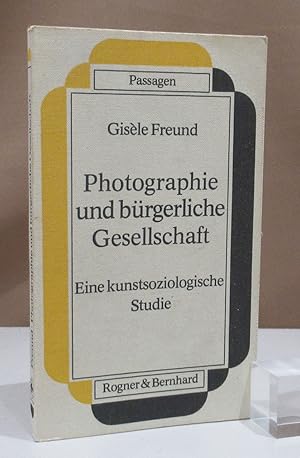 Bild des Verkufers fr Photographie und brgerliche Gesellschaft. Eine kunstsoziologische Studie. Vorwort H. P. Gente. zum Verkauf von Dieter Eckert