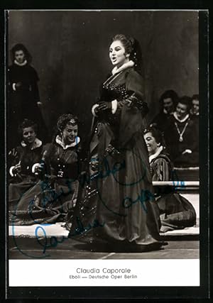Ansichtskarte Opernsängerin Claudia Caporale auf der Bühne, mit original Autograph
