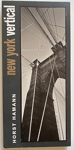 Bild des Verkufers fr New York vertical. 30 postcards. zum Verkauf von ShepherdsBook