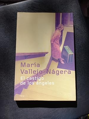 Imagen del vendedor de El castigo de los ngeles a la venta por Vrtigo Libros