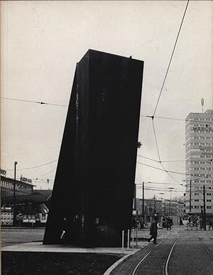 Immagine del venditore per Richard Serra - Neuere Skulpturen in Europa 1977-1985. Eine Auswahl. Recent Sculpture in Europe 1977-1985. Selected. venduto da Antiquariat Lenzen