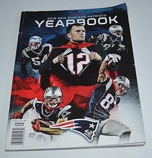 Immagine del venditore per 2016 New England Patriots Yearbook venduto da Bibliomadness