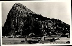 Ansichtskarte / Postkarte Gibraltar, Northern End of Rock and Air, Flughafen, Passagierflugzeuge