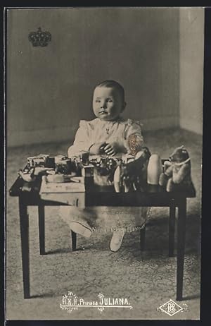 Ansichtskarte Prinses Juliana, Prinzessin Juliana von den Niederlanden als Baby mit ihrem Spielzeug