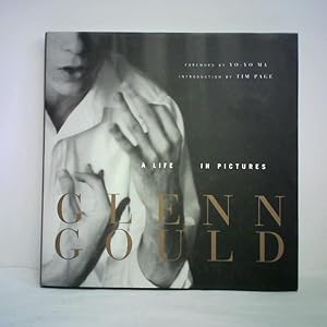 Bild des Verkufers fr Glenn Gould - A Life in Pictures zum Verkauf von Celler Versandantiquariat