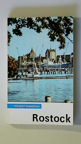 Bild des Verkufers fr ROSTOCK. TOURIST-STADTFHRER. zum Verkauf von Butterfly Books GmbH & Co. KG