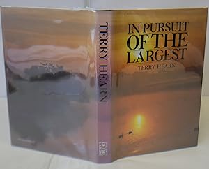 Image du vendeur pour In Pursuit Of The Largest mis en vente par Hereward Books