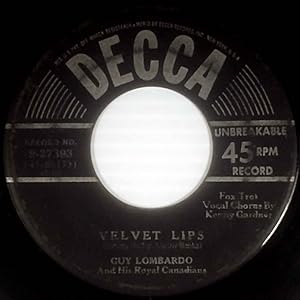 Seller image for Velvet Lips / The Chicken Song (I Aint Gonna Take It Settin' Down) [7" 45 rpm Single] for sale by Kayleighbug Books, IOBA