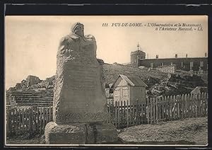 Carte postale Puy-de-Dome, L`Observatoire et le Monument à l`Aviateur Renaud