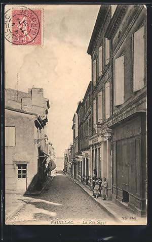 Carte postale Pauillac, La Rue Ségur, vue de la rue