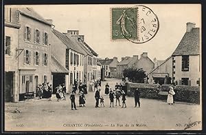 Carte postale Carantec, La Rue de la Mairie