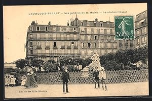 Carte postale Levallois-Perret, Les jardins de la Mairie, la statue l`Essor