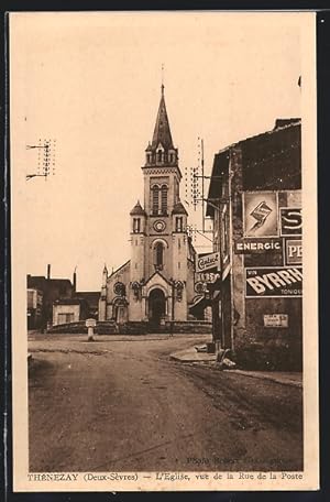 Carte postale Thénezay, L`Eglise, vue de la Rue de la Poste