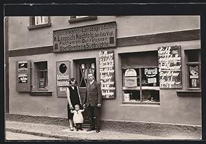 Foto-Ansichtskarte Reklame für Confreia Zigaretten auf Emailleschildern am Kolonialwaren-Geschäft...