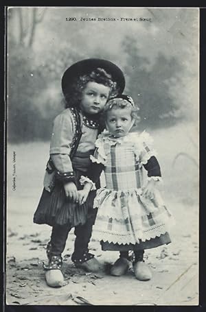 Image du vendeur pour Carte postale Jeunes Bretons-Frre et Soeur, des enfants en costume typique der Bretagne mis en vente par Bartko-Reher