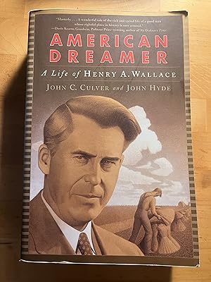 Immagine del venditore per American Dreamer: A Life of Henry A. Wallace (Norton Paperback) venduto da Lovely Day Books