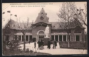 Ansichtskarte Marseille, Exposition coloniale 1922, Palais de Madagascar et Statue Gènèral Galieri