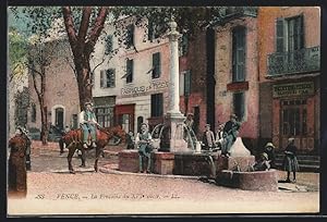 Carte postale Vence, la fontaine du XVI. siécle, des enfants am fontaine