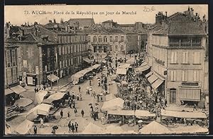 Carte postale Auch, Place de la République un jour de Marché