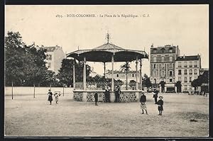 Carte postale Bois-Colombes, La Place de la Republique